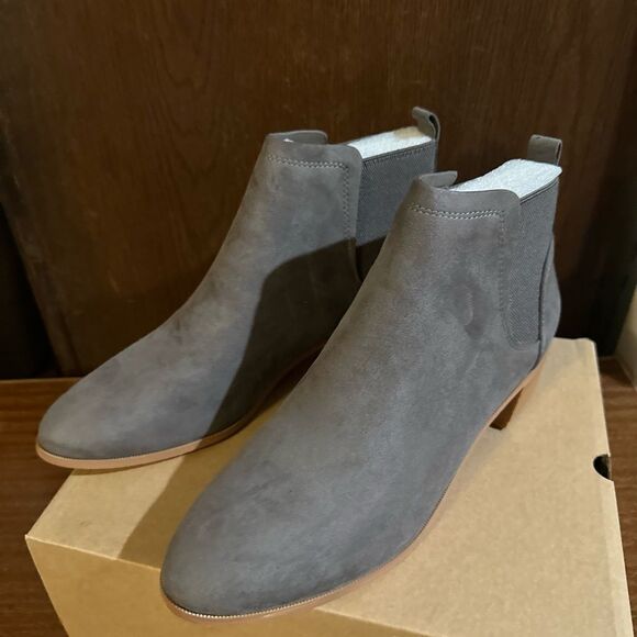 Gray Women's Ankle Boots - Picture 1 of 5